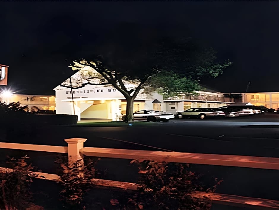 Hyannis Inn