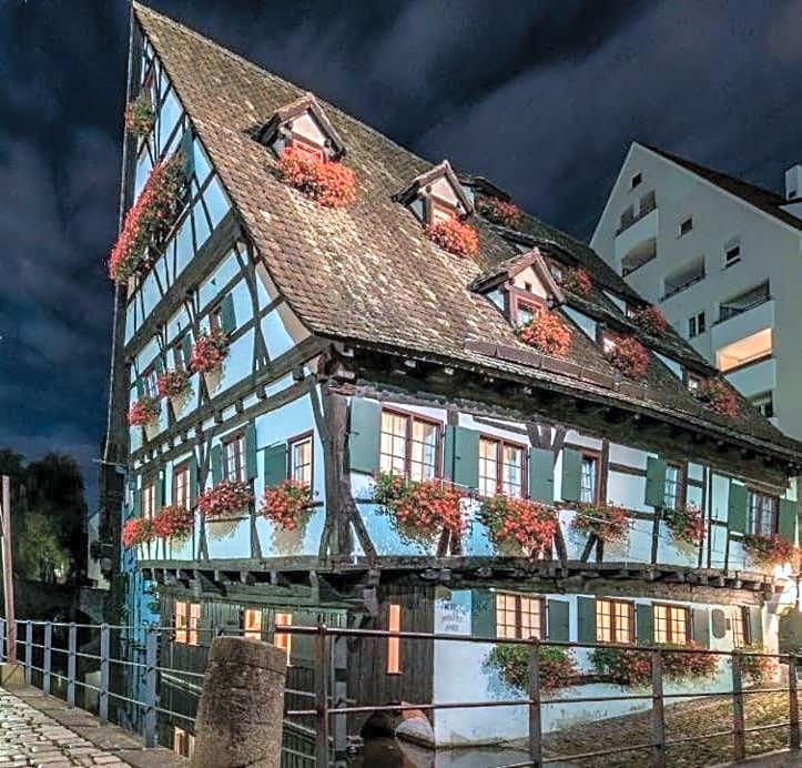 Hotel Schiefes Haus