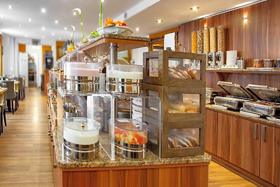 Tiptop Hotel Burgschmiet Garni