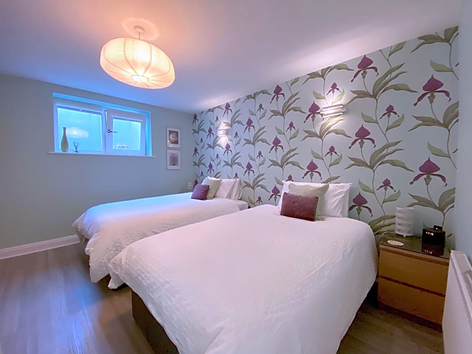 The Garden Apartment, Near Airport & City