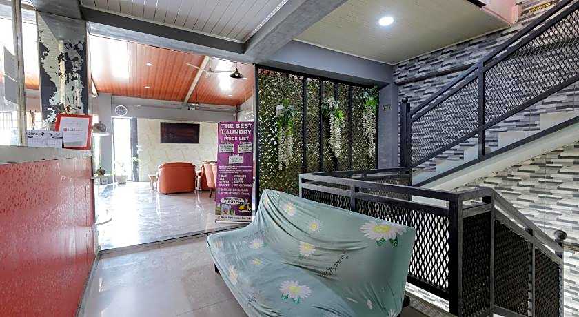 RedDoorz Syariah near Mall Of Serang