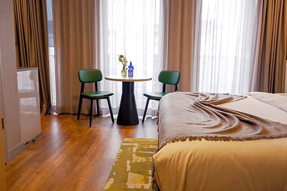 Fourty Three Luxury Serviced Apartments