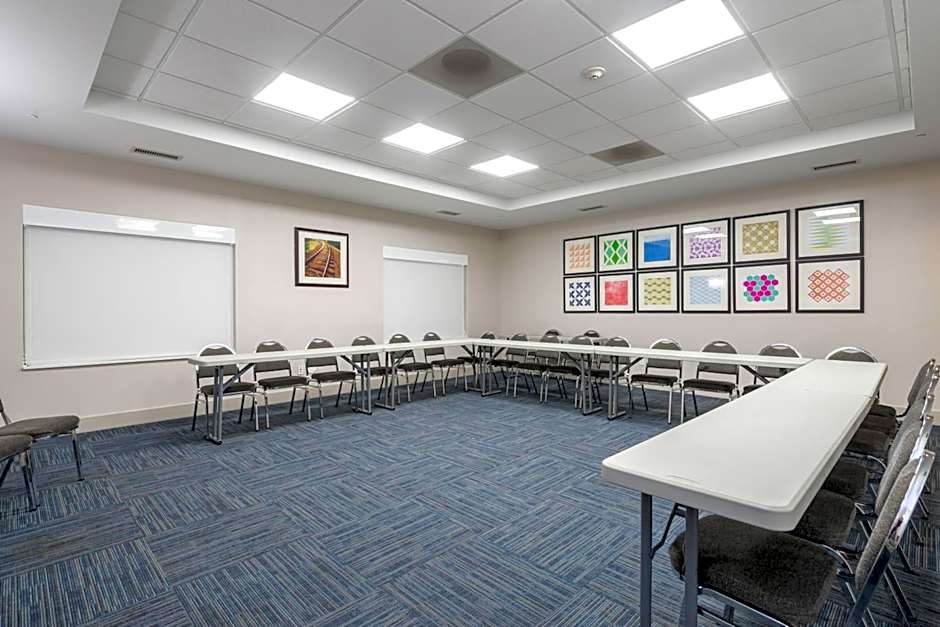 Holiday Inn Express Hotel & Suites Lagrange I-85 By IHG