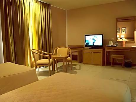 Twin Bed Room