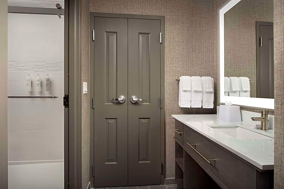 Homewood Suites by Hilton Louisville Airport