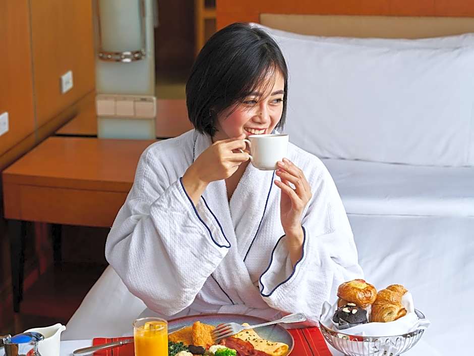 Makati Shangri-La, Manila