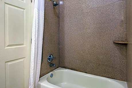 1 King Bed, Suite, Nonsmoking