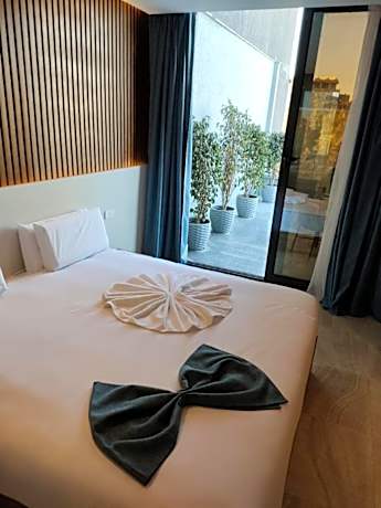 Deluxe Double Room with Terrace & Garden View