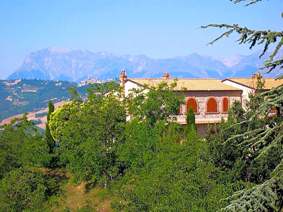 Apartment in Montelparo with Pool