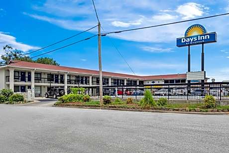 Days Inn by Wyndham Jacksonville NC