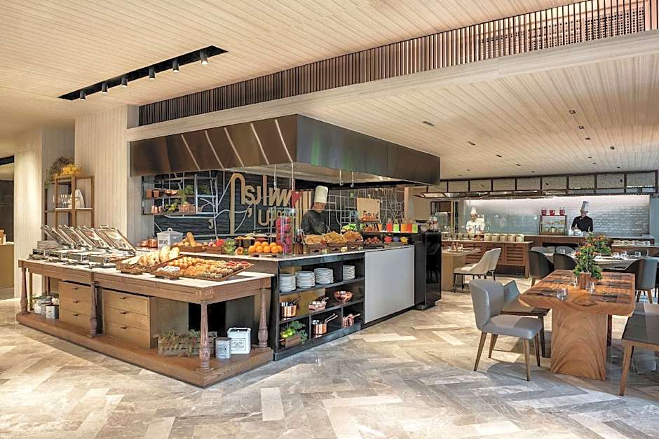 DoubleTree by Hilton Bangkok Ploenchit