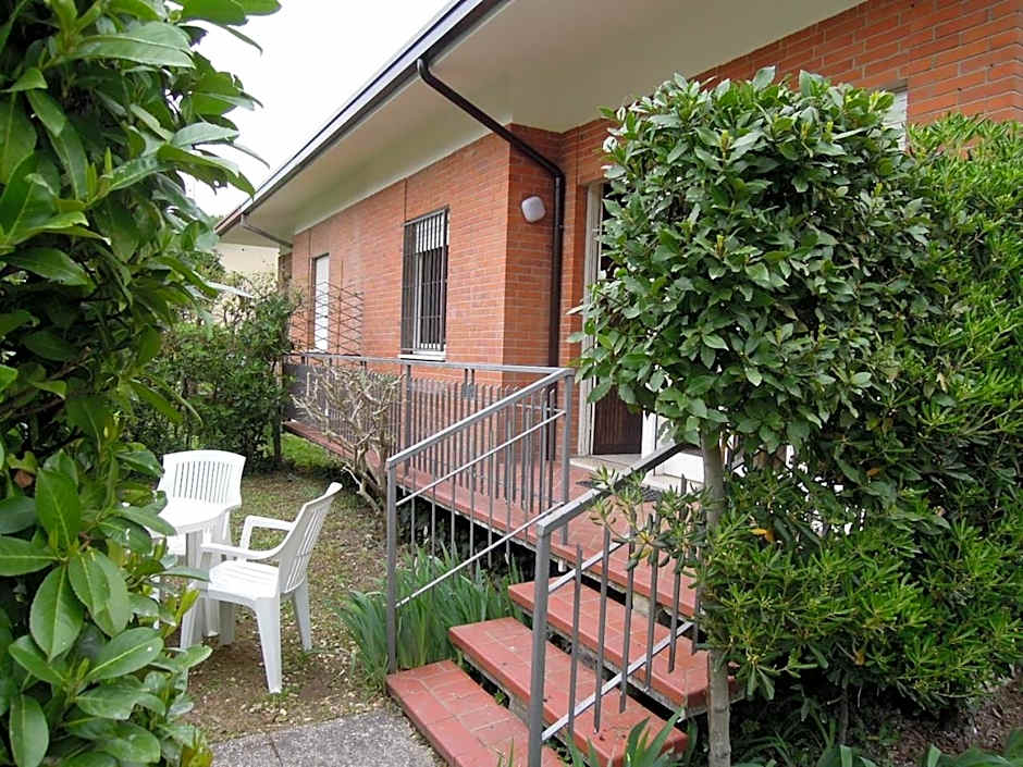 Nice flat with garden and parking
