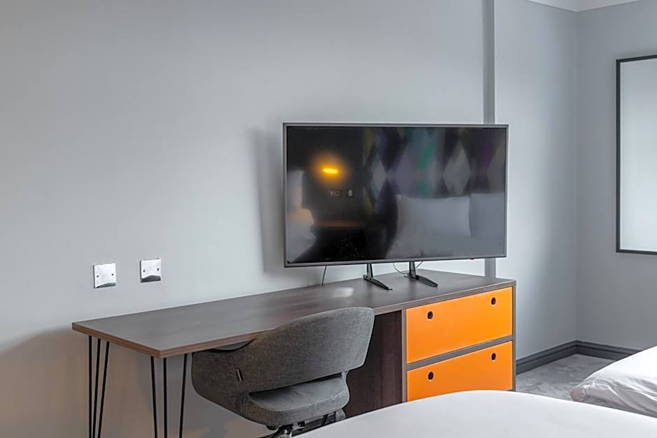 Village Hotel Chester St David's