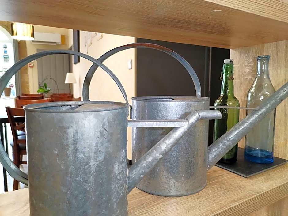 Logis Hotel La Bastide d'Entraigues