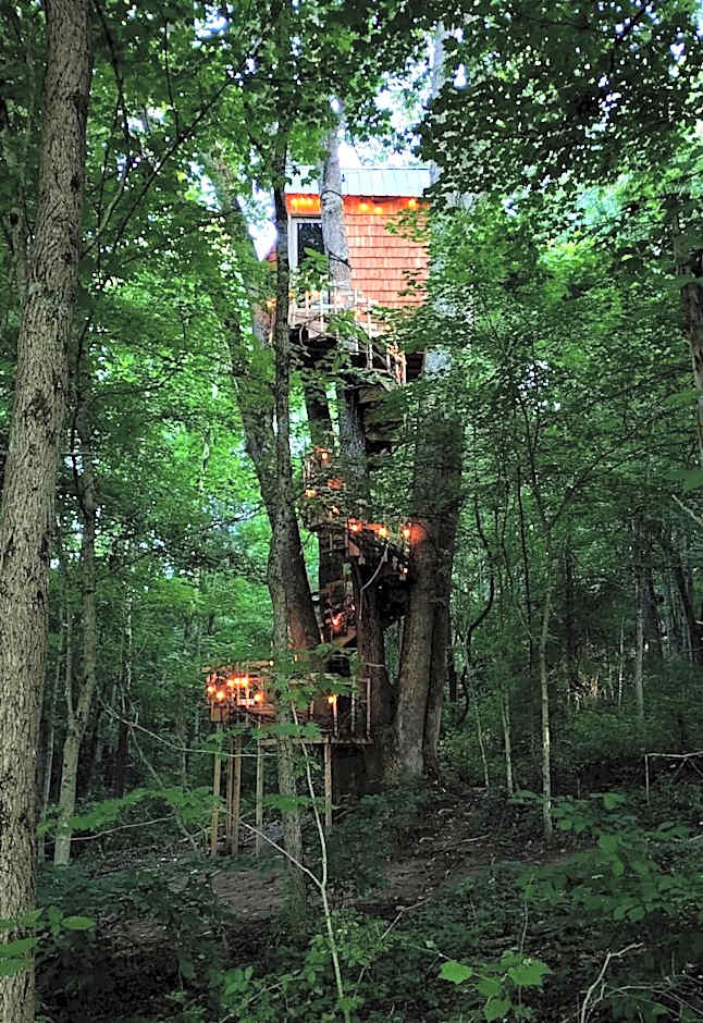 Lost River Hostel