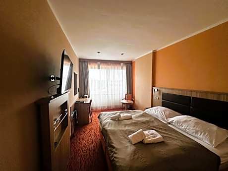 Twin Room with Bathroom