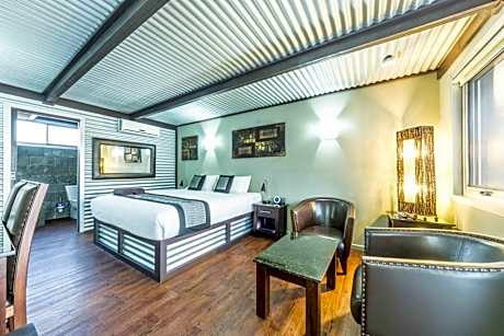 Executive Queen Room