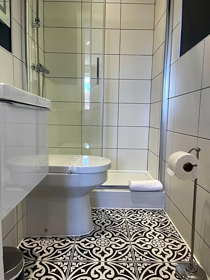 The Horseshoe and Castle