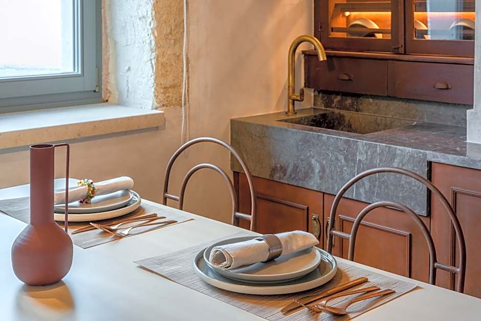 Inotropes Boutique Suites - Adults Only