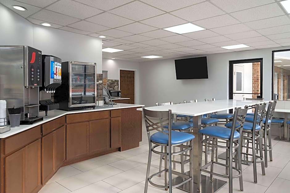 Days Inn by Wyndham Weldon Roanoke Rapids