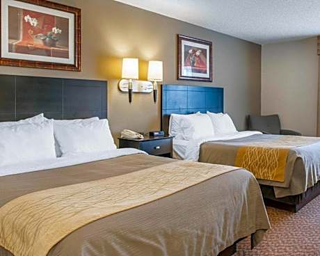 2 Queen Beds, Suite, Nonsmoking, Upgrade