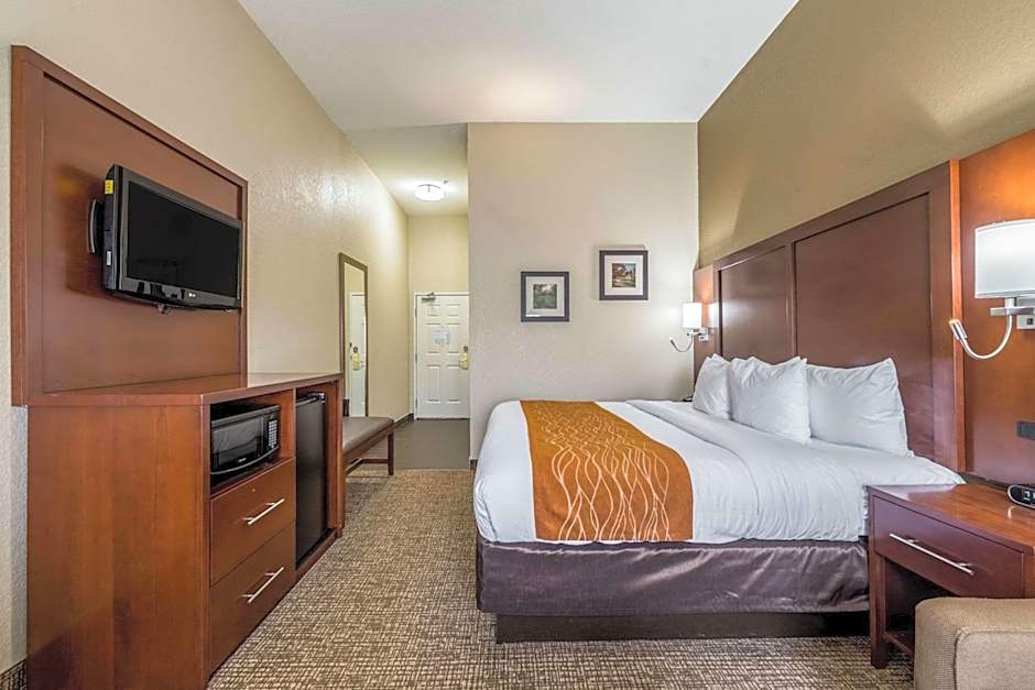 Comfort Inn & Suites Dayton North