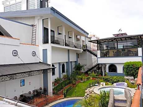 Hotel Santo Tomas / Historical Property