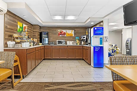 Red Lion Inn & Suites Bucyrus North