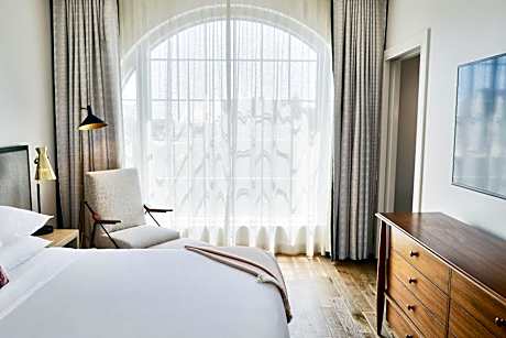 One Bedroom King Suite
