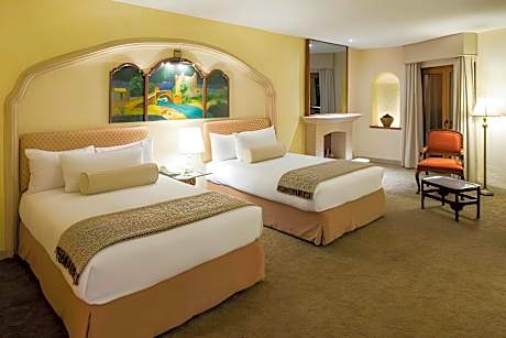 Master Suite Two Beds