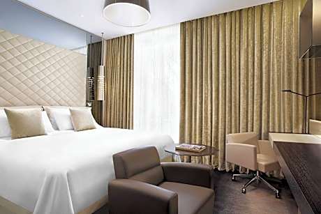 Premium Room, 1 King Bed, Non Smoking