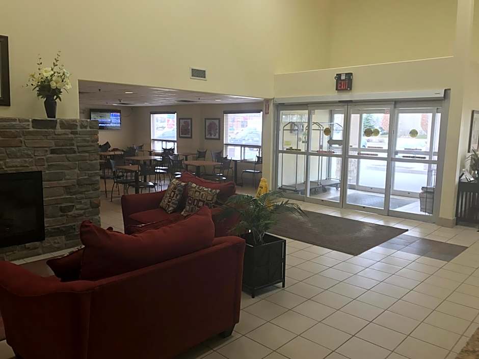 Super 8 by Wyndham Barrie South