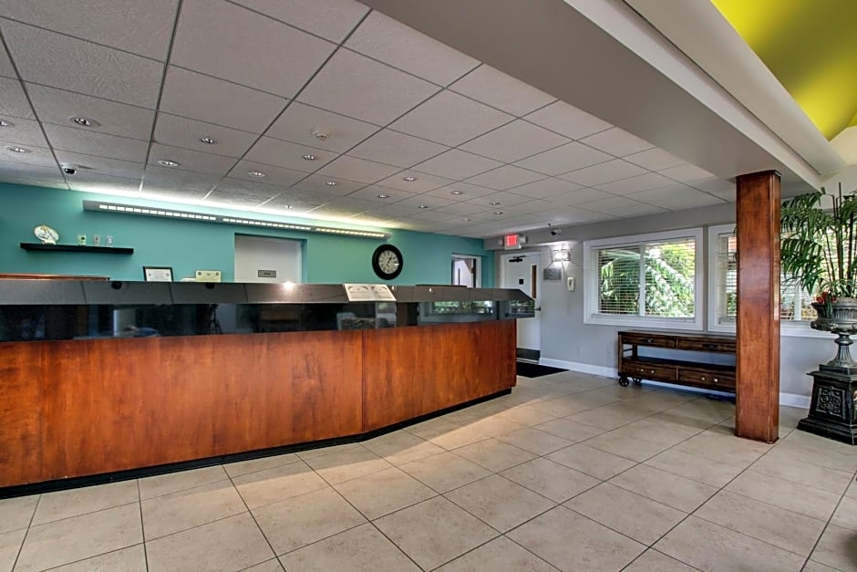 Greenfield Inn & Suites Elizabethtown, KY I65 Exit 94