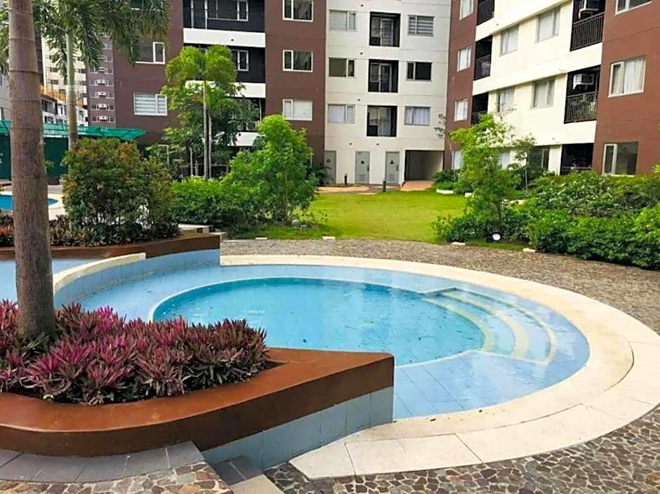 AVIDA ATRIA T2-C short walk mall,esplanade,wifi,netflix,kitchen,pool