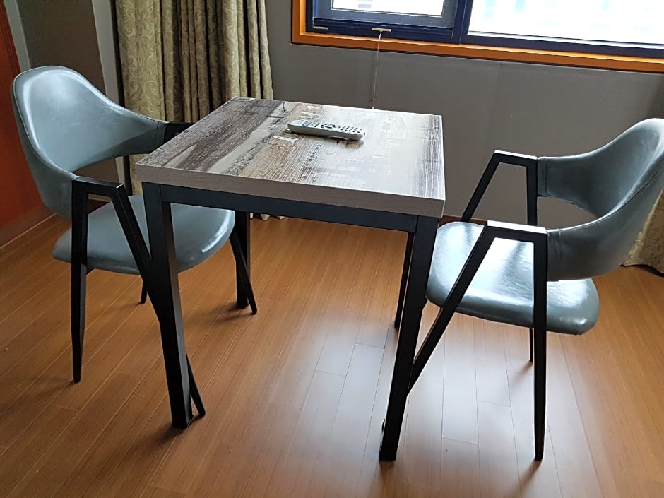 Seongsanpo Sky Hotel