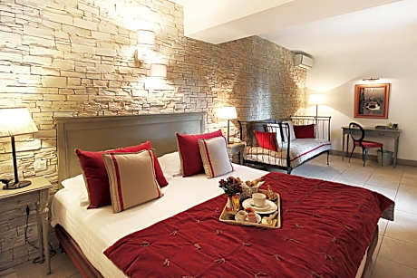 Bergerie Room ( 3 Adults)