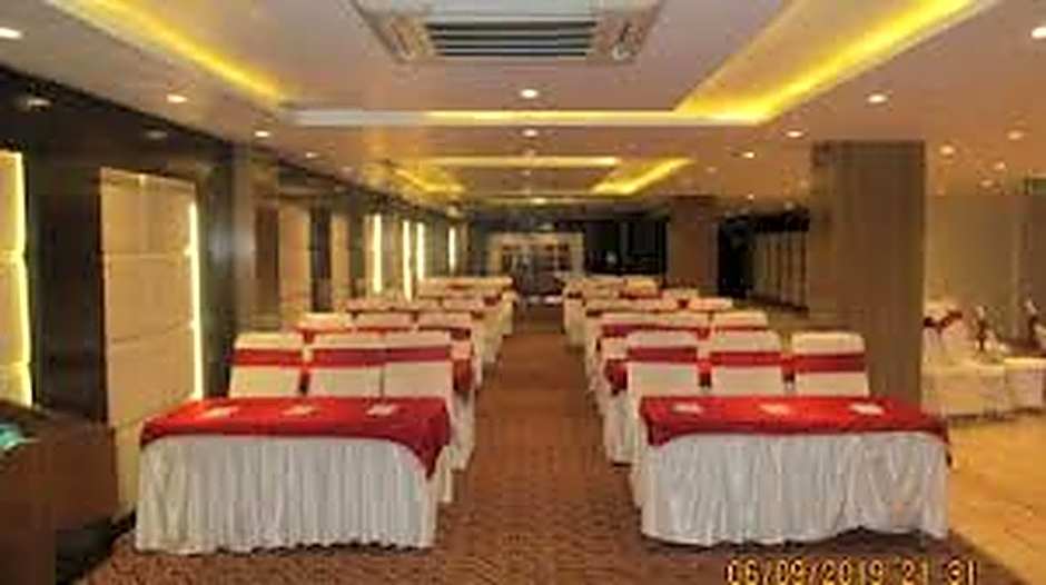 Hotel Le Roi Raipur