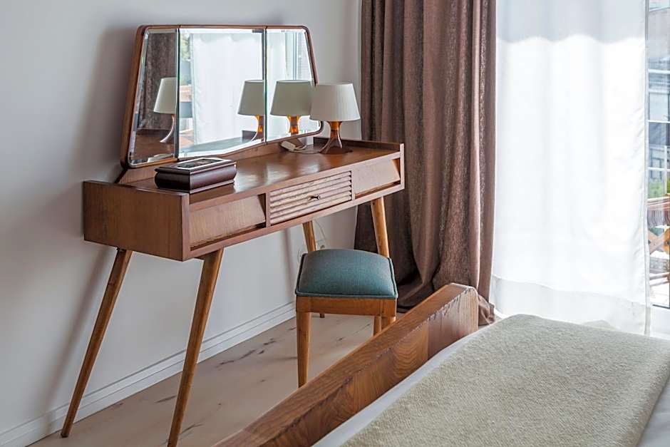 Spacious and Bright City Ap II