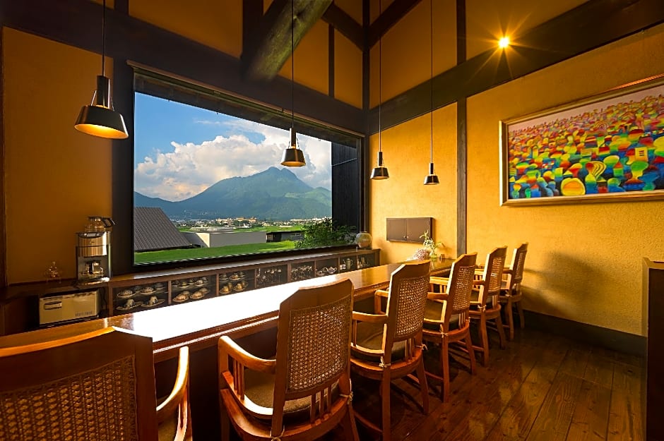 Yufuin Onsen Toshoan