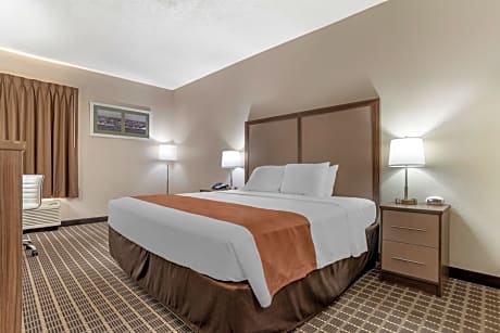 1 King Bed, Nonsmoking