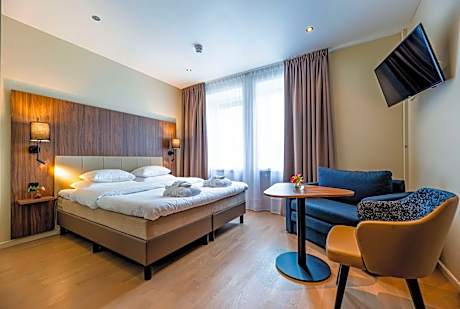 1 King Bed Non-Smoking Superior Room Sofabed For One Person Bathrobe Wi-Fi Full Breakfast