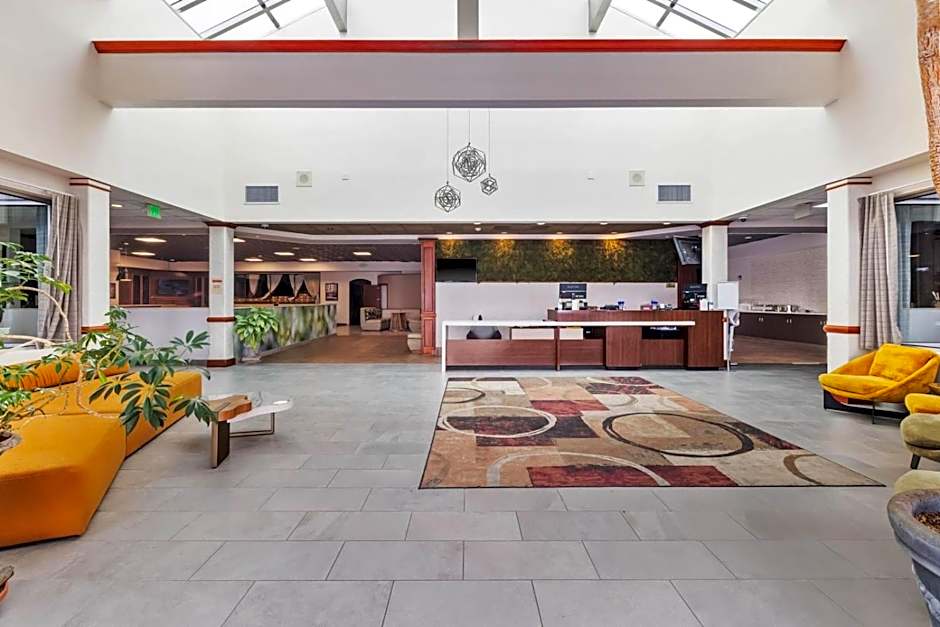 Medallion Inn and Suites