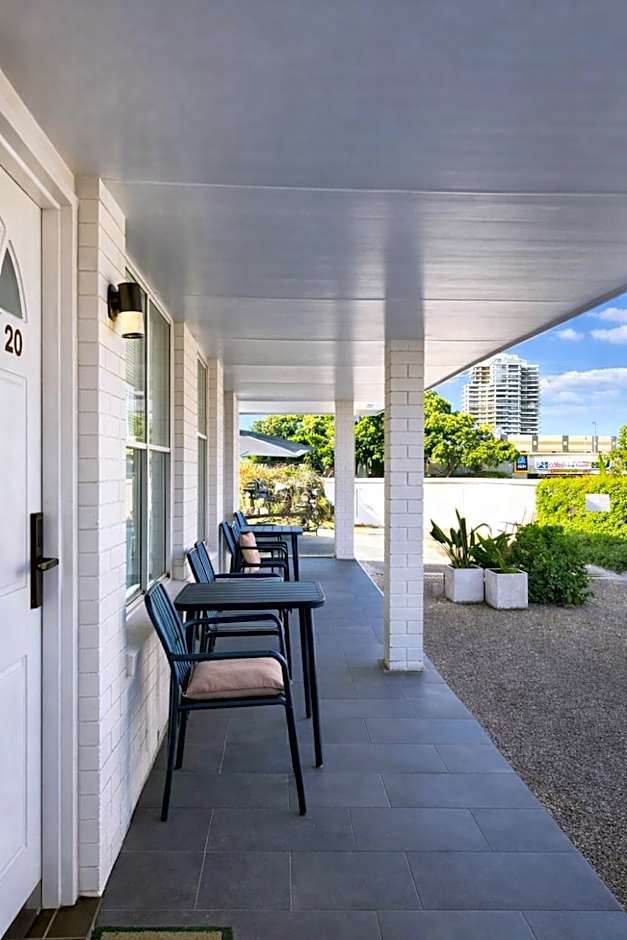 Cooks Endeavour Motor Inn - Near beach & Gold Coast Airport