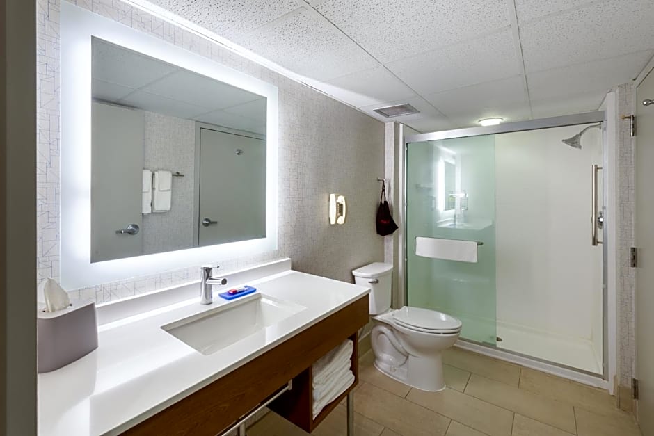 Holiday Inn Express State College at Williamsburg Square By IHG