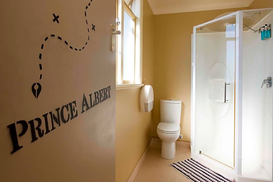 The Prince Albert Backpackers & Bar