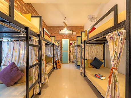 Bed in 10-Bed Mixed Dormitory Room