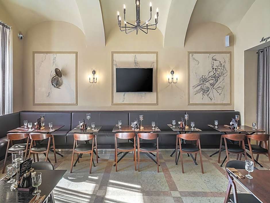 Hotel Maestro by Adrez