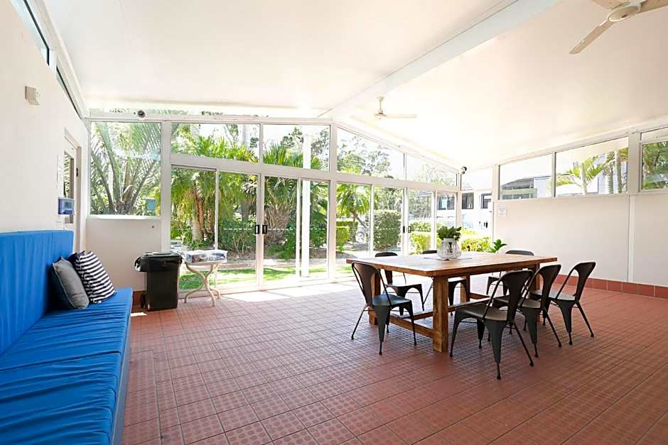 White Crest Apartments