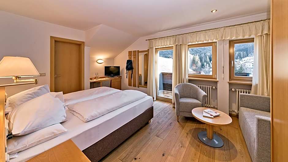 Hotel Post - OlangCard included