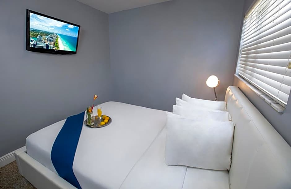 Hollywood Beach Suites and Hotel
